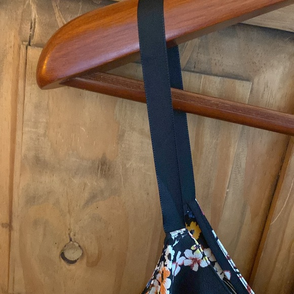 Zara black mini dress with flowers - Picture 5 of 9